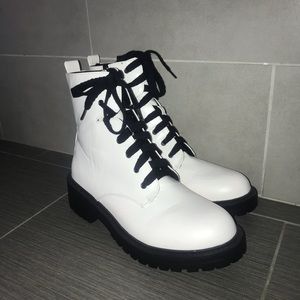 steve madden white combat boots!!⚠️never worn⚠️